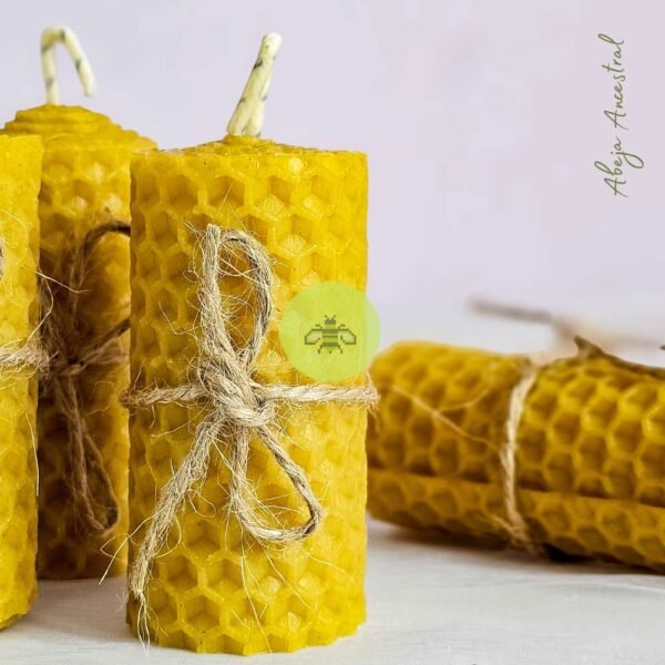 Set de 12 velas artesanales de cera de abeja - 5.5 cm cada una